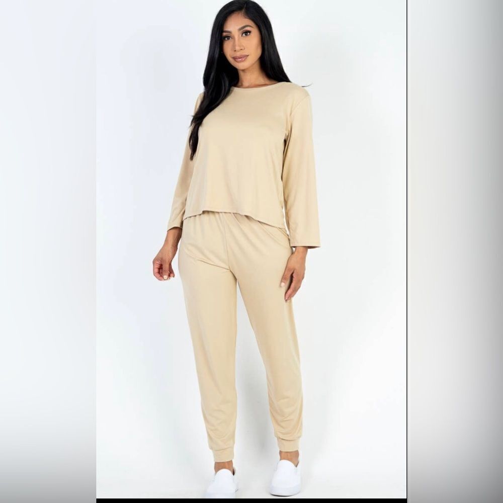 Capella Sweatshirt and Jogger Pants​